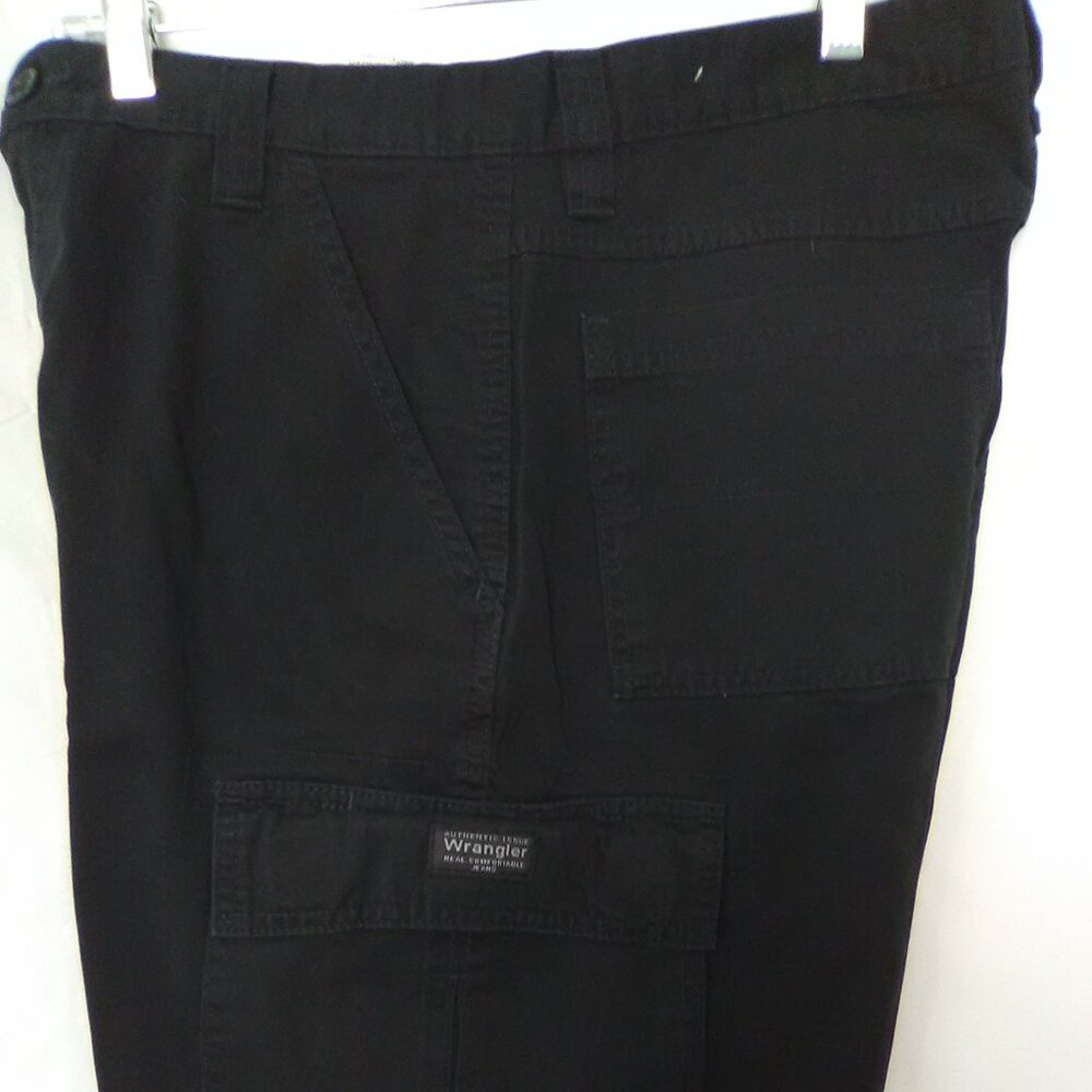Wrangler Men's Cargo Shorts Color Black Size 32